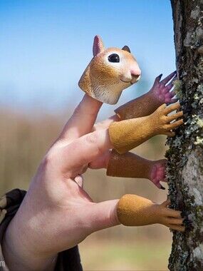 NWOT - ARCHIE MCPHEE - Brown Squirrel Finger Puppet Animal Toy  - Handi Squirrel